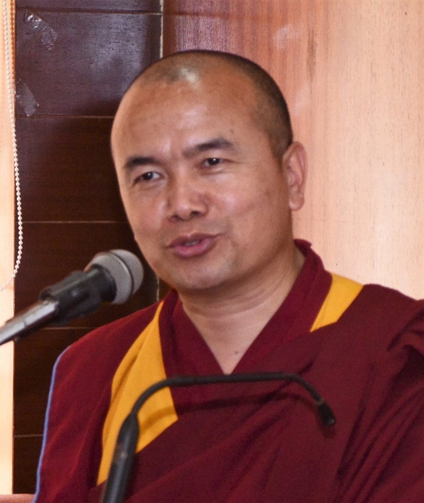 Ven. Geshe Dorji Damdul teaching